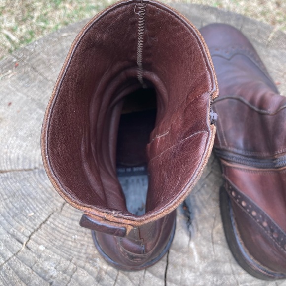 Brown Leather and Suede Boots made in Mexico unknown designer. Timeless style. - Picture 3 of 6